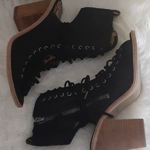 Dolce Vita Gladiator Style Shoes